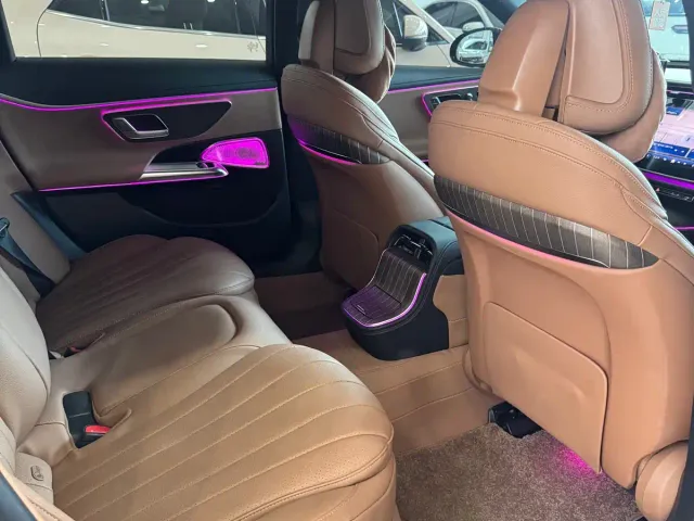 Mercedes-Benz E-Class — Фото автомобиля 8