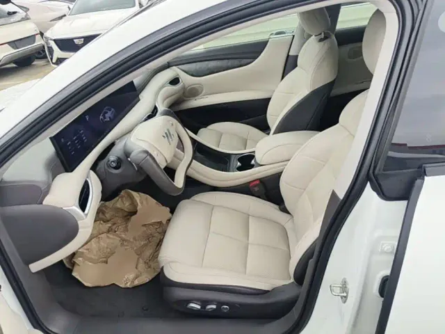 IM Motors L6 — Фото автомобиля 14