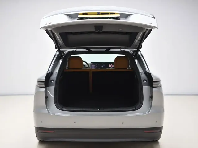 Li Auto i6 — Фото автомобиля 10