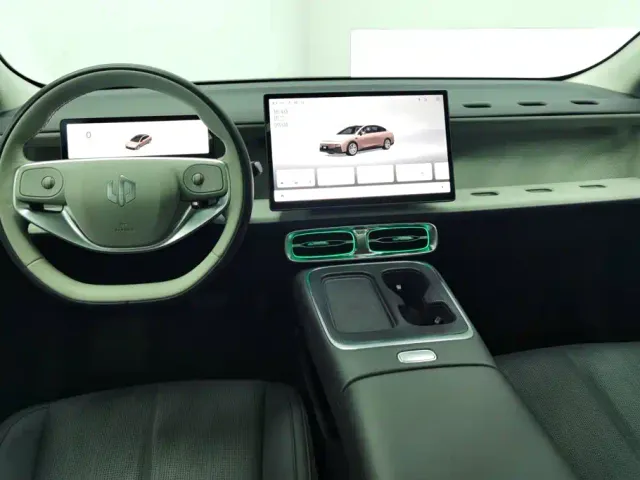 Leapmotor B01 — Фото автомобиля 12
