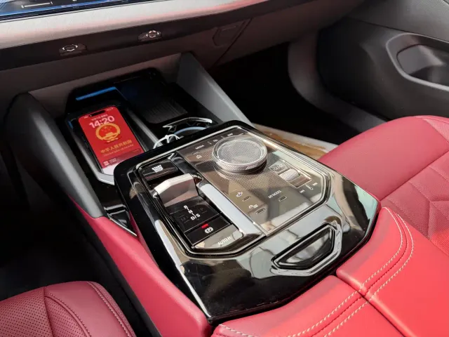 BMW 5 Series — Фото автомобиля 10