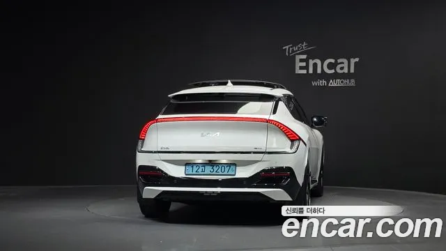 Kia EV6 — Фото автомобиля 4