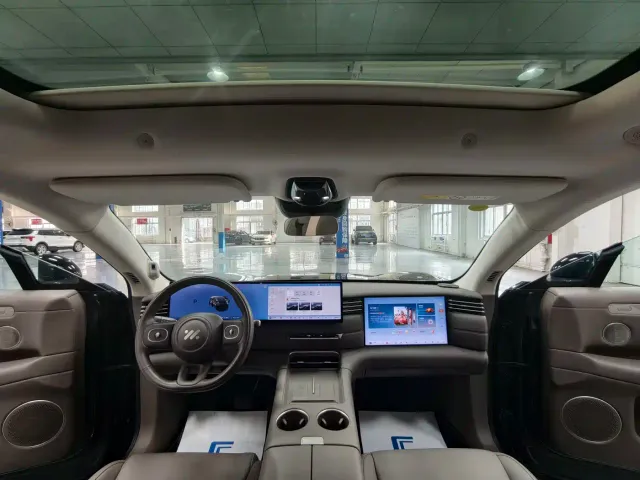 IM Motors LS6 — Фото автомобиля 12