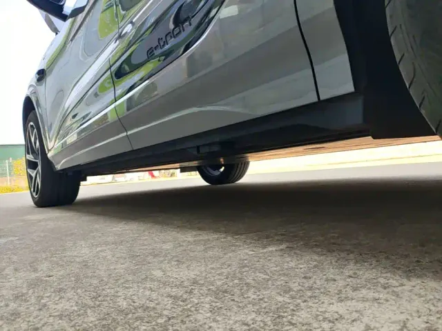 Audi Q6L e-tron — Фото автомобиля 21