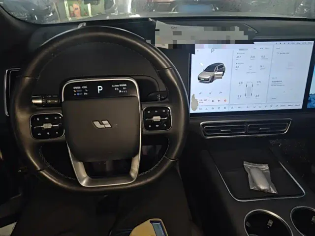 Li Auto L9 — Фото автомобиля 9