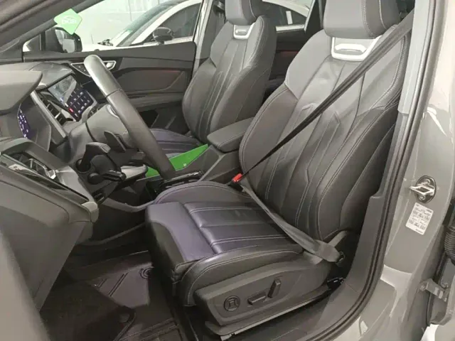 Audi Q4 e-tron — Фото автомобиля 14