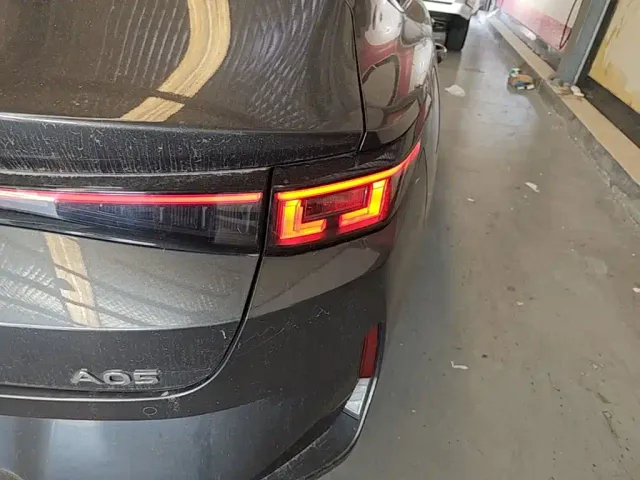 Changan Qiyuan A05 — Фото автомобиля 7