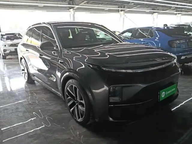 Li Auto L8 — Фото автомобиля 3