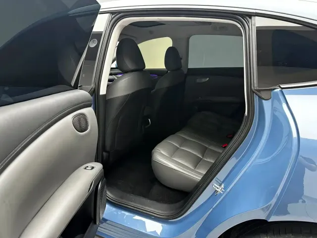 IM Motors LS6 — Фото автомобиля 10