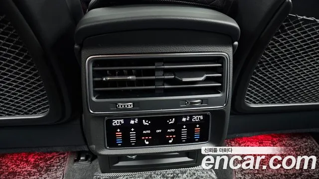Audi Q8 55 TFSI quattro Premium — Фото автомобиля 16