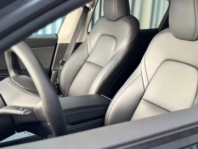 Tesla Model Y — Фото автомобиля 4