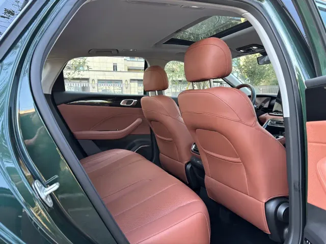 Geely Emgrand — Фото автомобиля 14