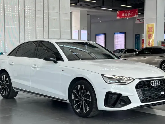 Audi A4L — Фото автомобиля 3