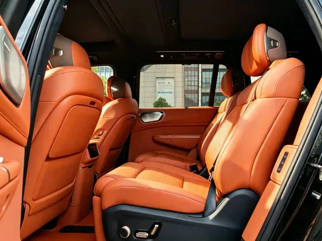 Lynk & Co 900 — Фото автомобиля 6