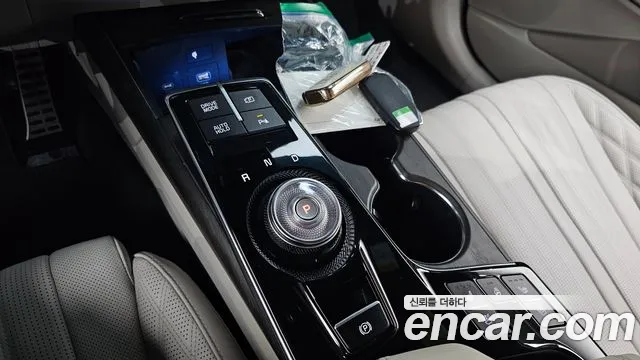 Kia K8 Hybrid — Фото автомобиля 12