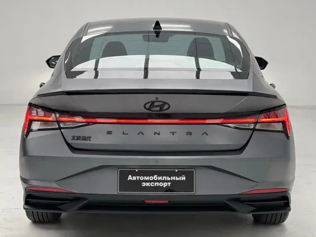 Hyundai Elantra — Фото автомобиля 12
