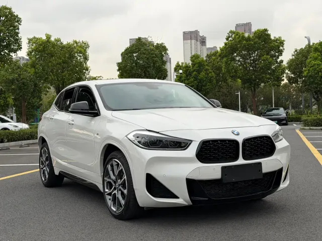 Фотография автомобиля — BMW X2