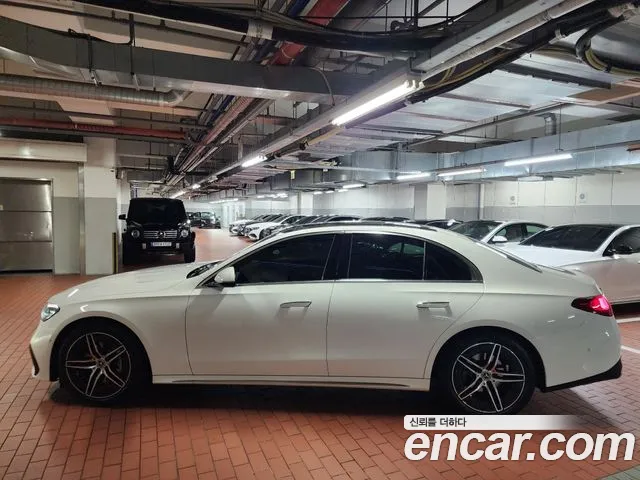 Mercedes-Benz E-Class — Фото автомобиля 2