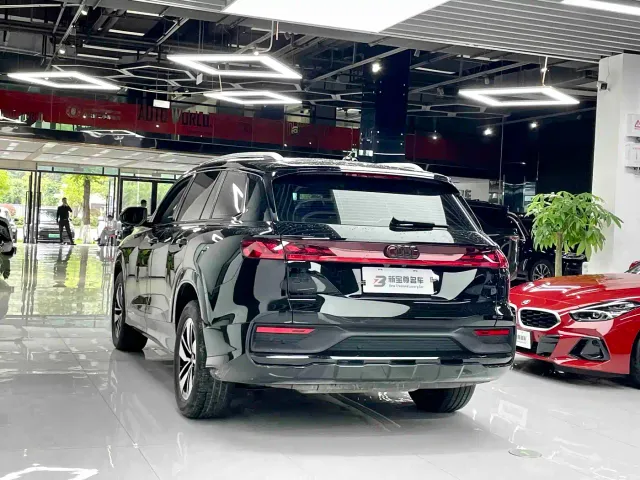 Audi Q6 — Фото автомобиля 12