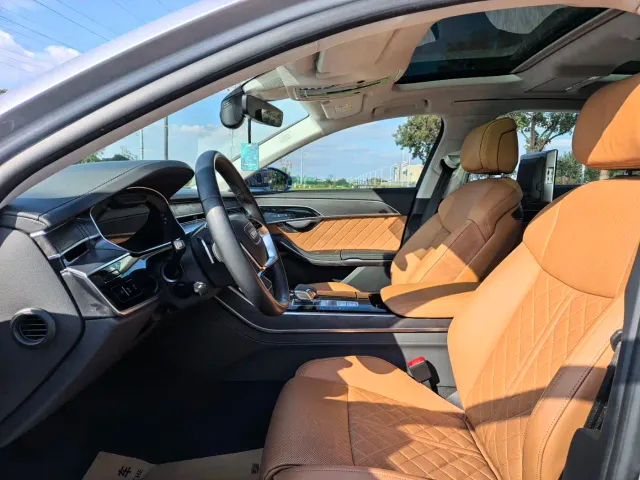 Audi A8 — Фото автомобиля 12