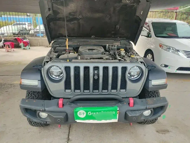 Jeep Wrangler — Фото автомобиля 19