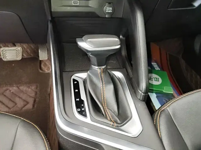 Livan X3 PRO — Фото автомобиля 13