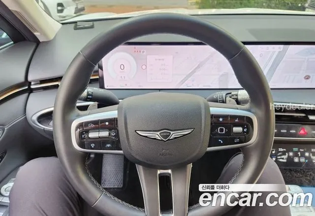 Genesis GV70 — Фото автомобиля 11