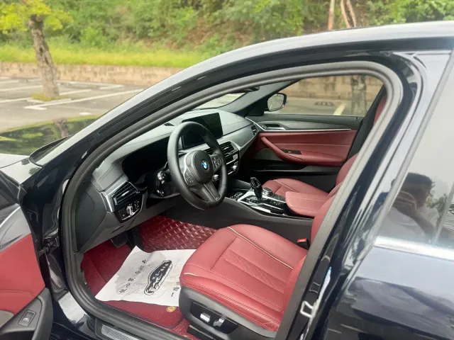 BMW 5 Series — Фото автомобиля 7