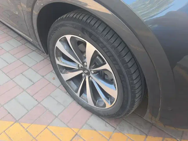 Li Auto ONE — Фото автомобиля 6