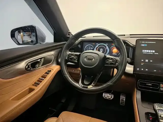 GAC Trumpchi GS8 — Фото автомобиля 11