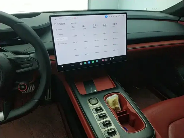 Xiaomi SU7 — Фото автомобиля 12