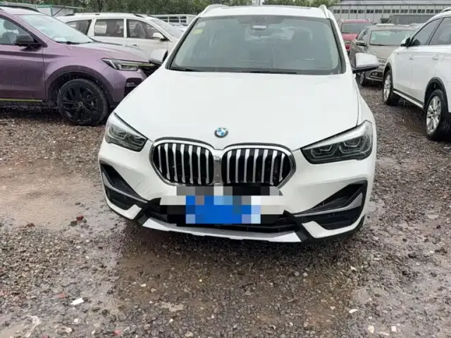 Фотография автомобиля — BMW X1
