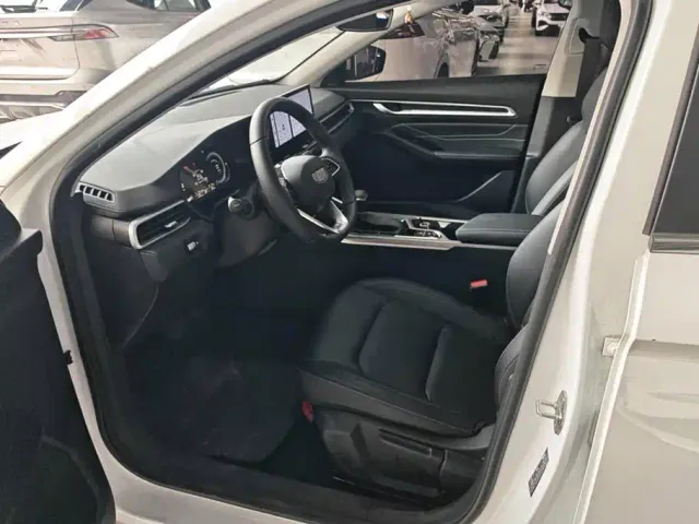 Geely Emgrand — Фото автомобиля 9