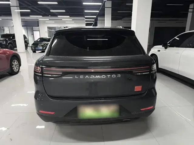 Leapmotor C11 — Фото автомобиля 5
