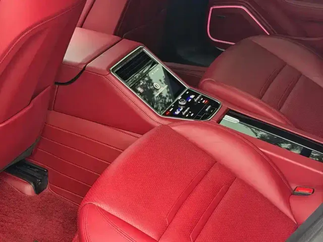 Porsche Panamera — Фото автомобиля 12