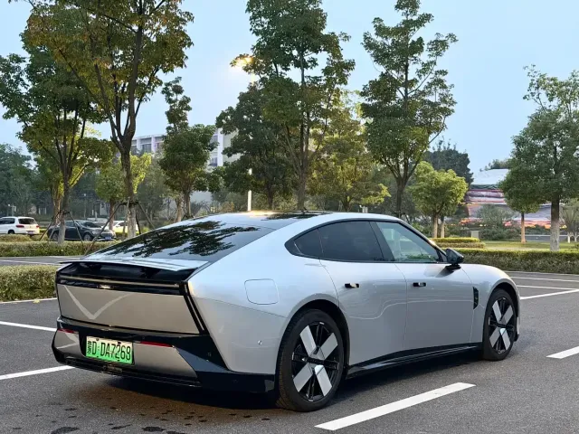 Xpeng P7 — Фото автомобиля 6