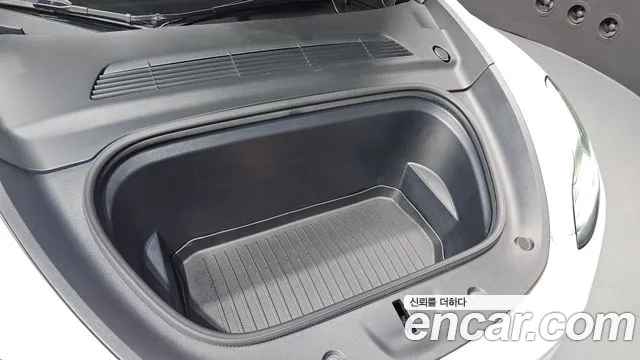 Tesla Model Y — Фото автомобиля 5