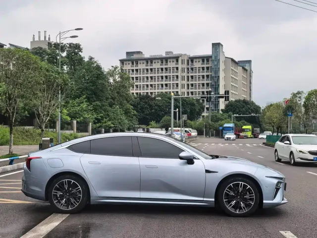 Nezha Auto Nezha S 2022 Model Pure Electric 715km RWD Grand Edition — Фото автомобиля 4