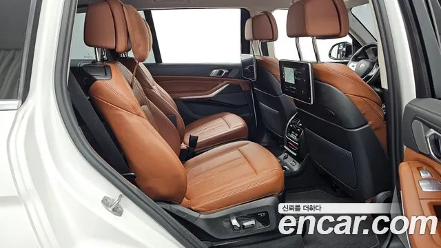 BMW X7 — Фото автомобиля 10