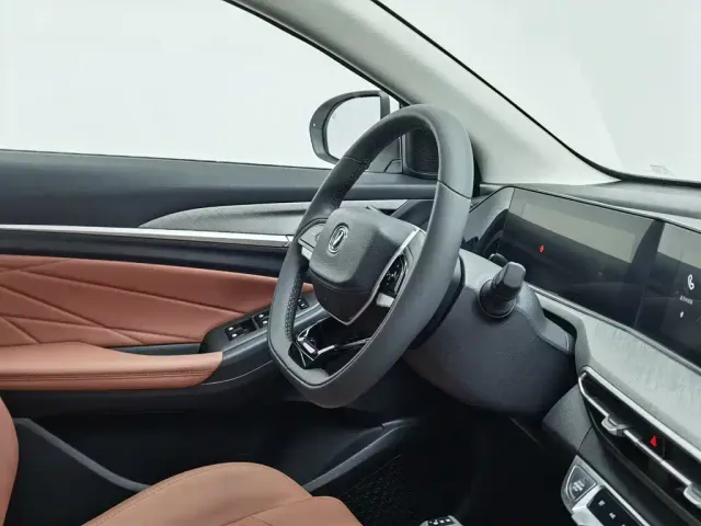 Changan Eado — Фото автомобиля 22