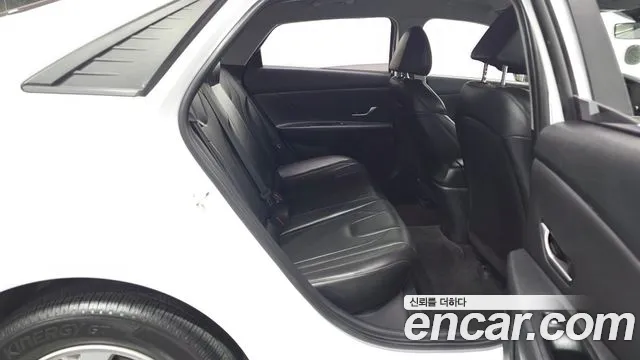 Hyundai AVANTE Avante (CN7) — Фото автомобиля 11