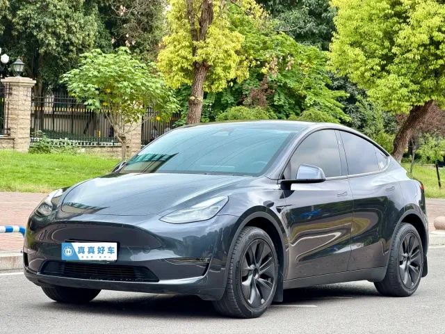 Фотография автомобиля — Tesla Model Y