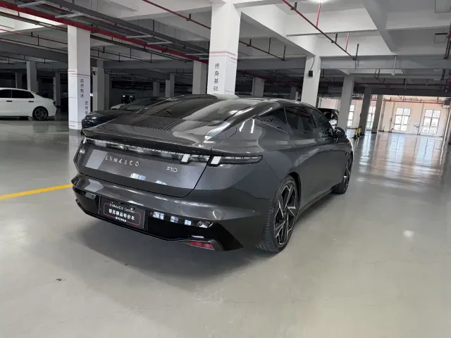 Lynk & Co Z10 — Фото автомобиля 8