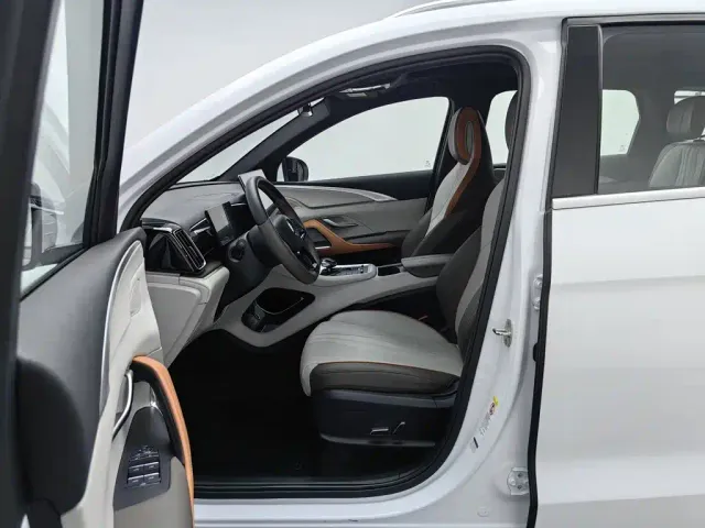 BYD Song Pro — Фото автомобиля 10