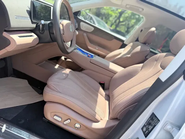 Leapmotor C11 — Фото автомобиля 7