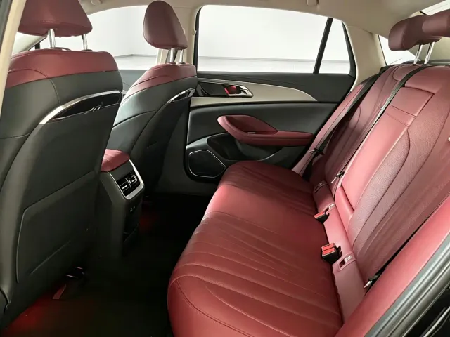 Hongqi H5 — Фото автомобиля 5