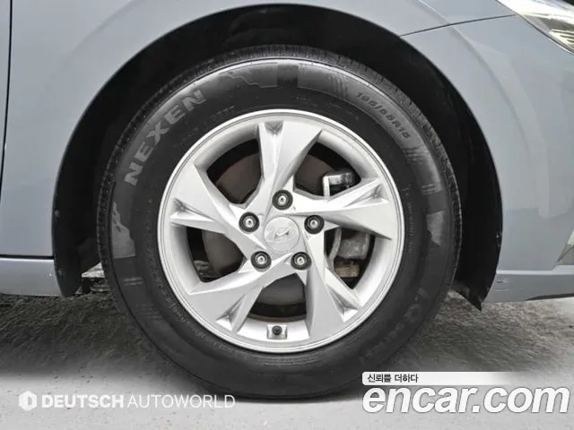 Hyundai Avante CN7 — Фото автомобиля 5