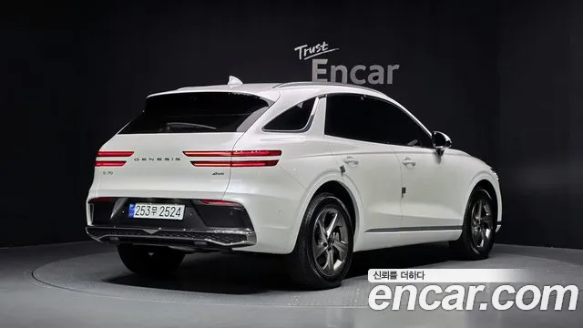 Genesis GV70 2.5T Бензин AWD — Фото автомобиля 2