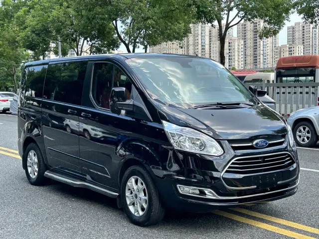Ford Tourneo — Фото автомобиля 3