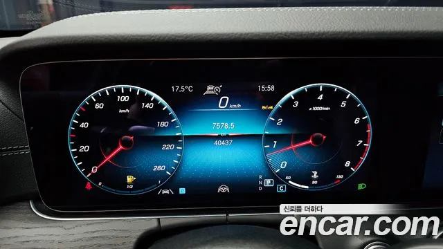 Mercedes-Benz E-Class — Фото автомобиля 8